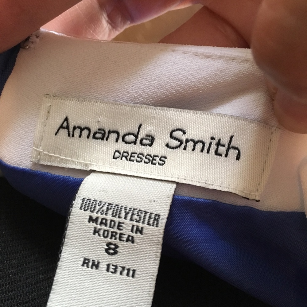 Amanda Smith Dresses. - Picture 3 of 5